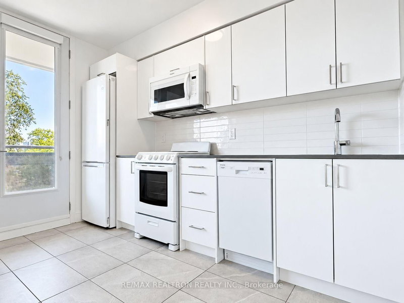 503 - 276 St George Street