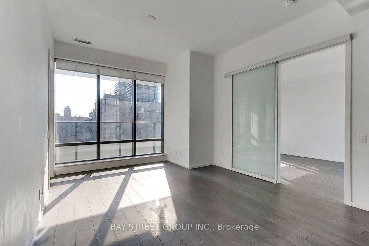 5 St Joseph Street • #1511 • Toronto, ON photo 11