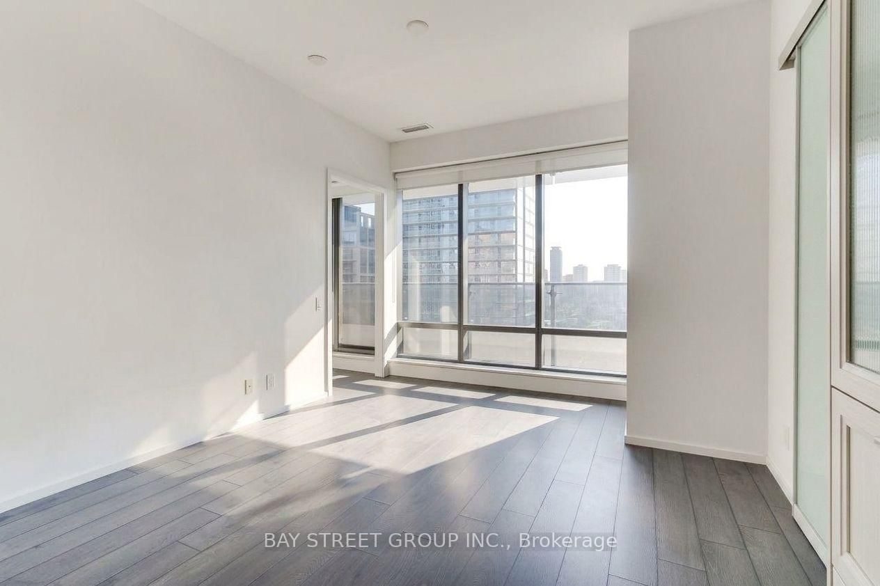 5 St Joseph Street • #1511 • Toronto, ON photo 13