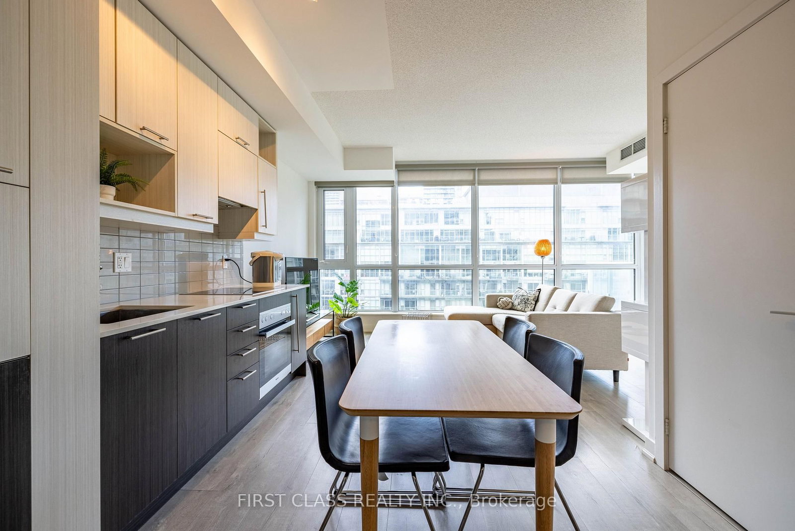 199 Richmond St W Street • #1105 • Toronto, ON photo 12