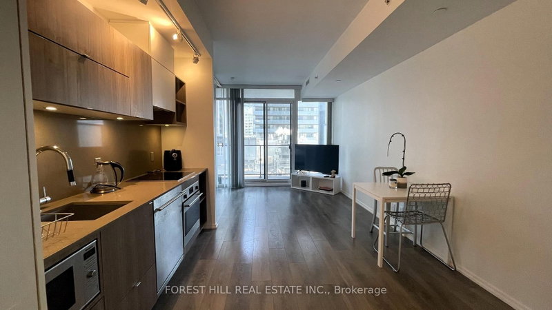 1110 - 125 Peter Street