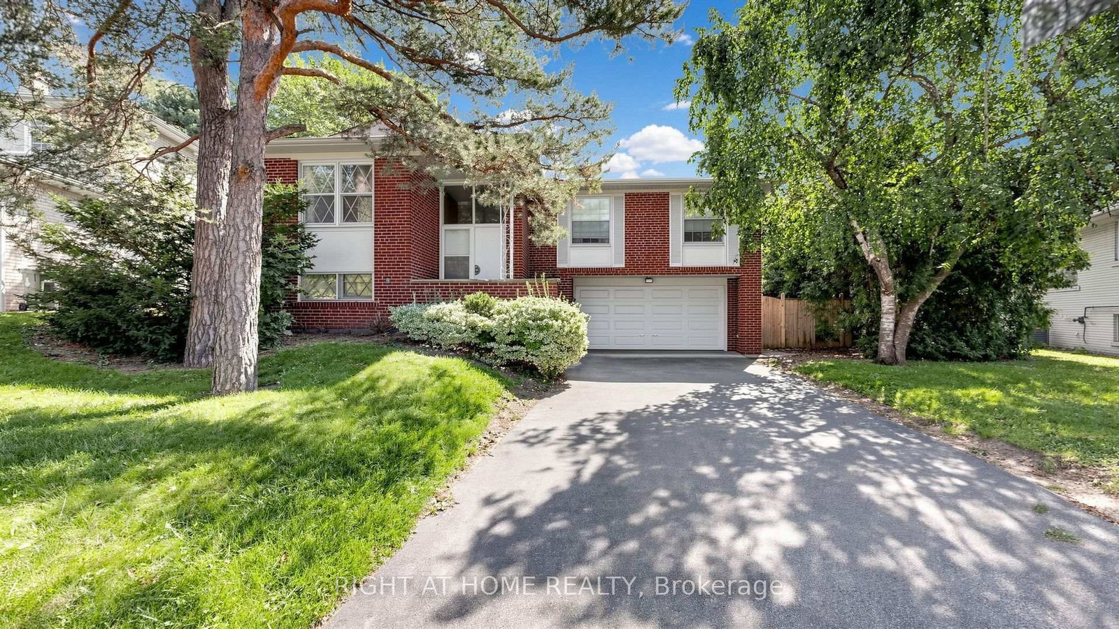 7 The Links Road • Toronto, ON photo 1