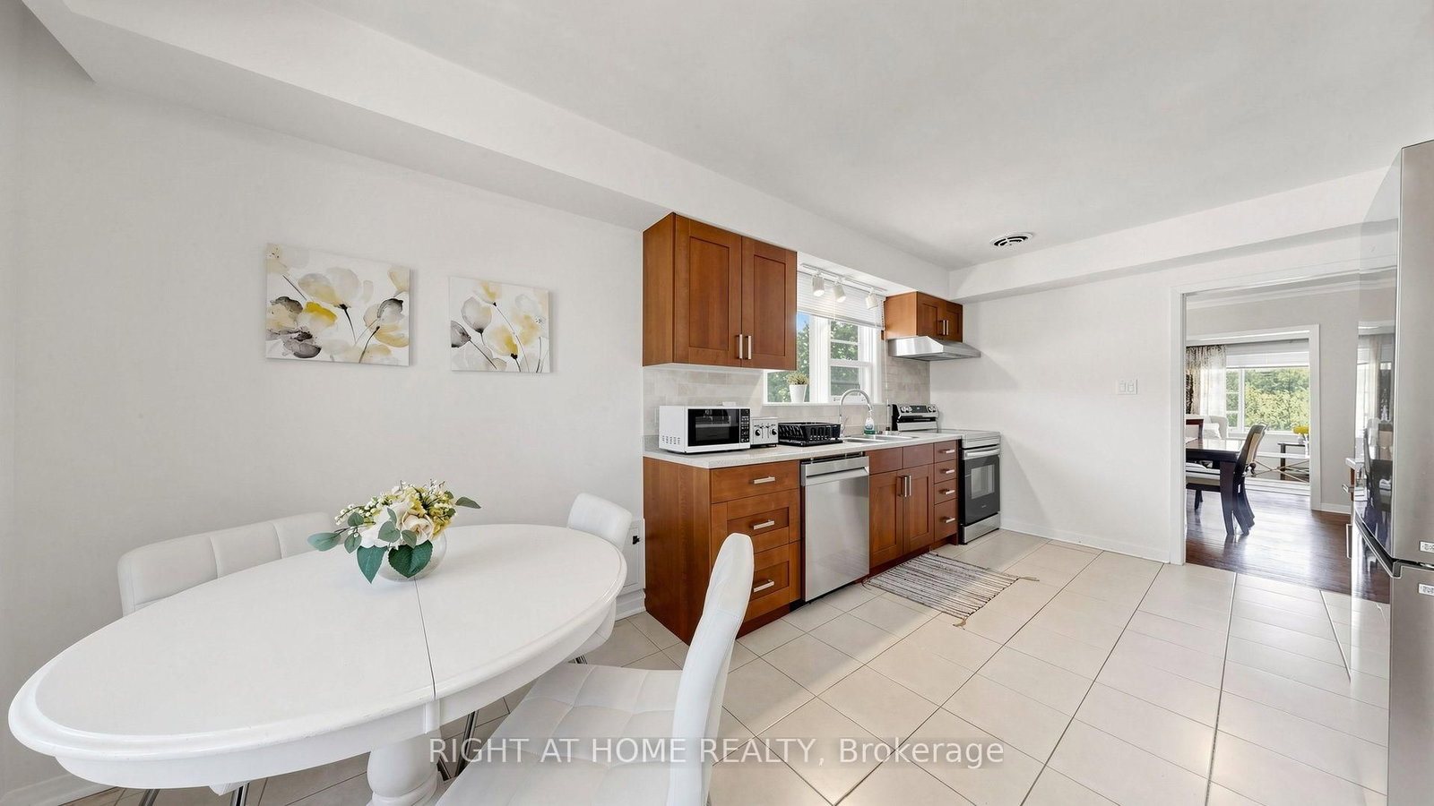 7 The Links Road • Toronto, ON photo 14