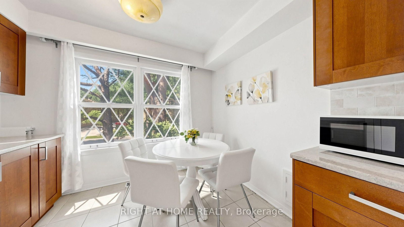7 The Links Road • Toronto, ON photo 15