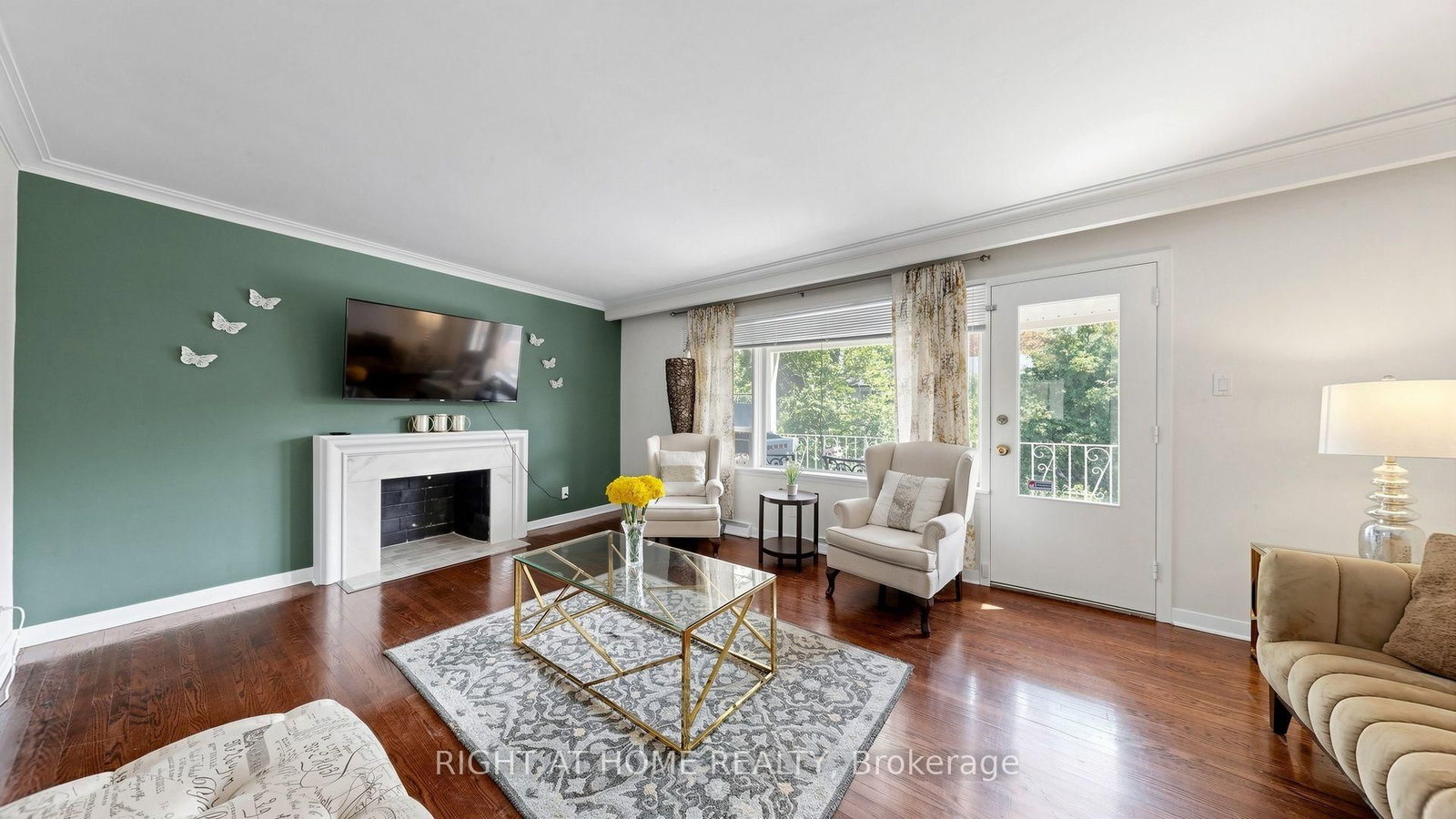 7 The Links Road • Toronto, ON photo 4