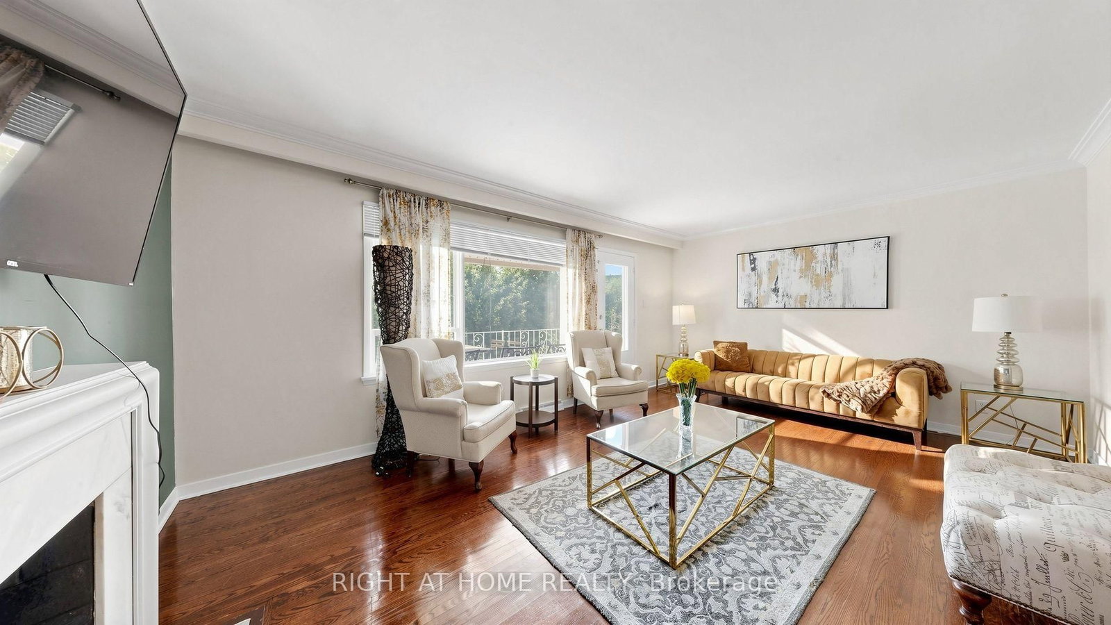 7 The Links Road • Toronto, ON photo 5