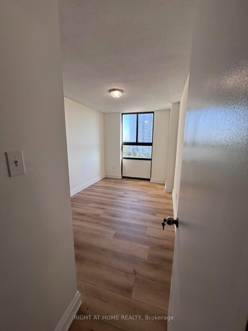1602 - Room - 350 Seneca Hill Drive