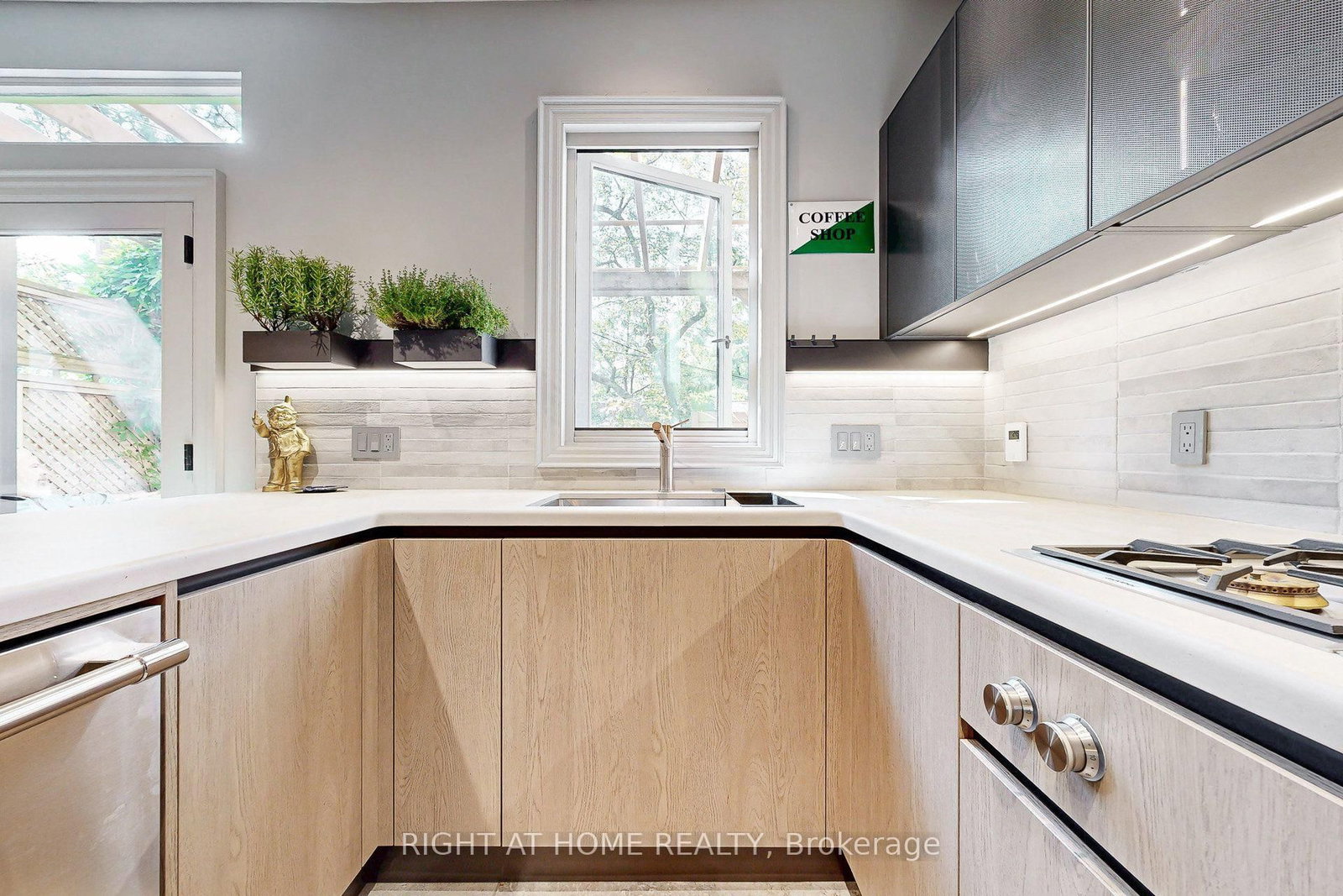 440 Sackville Street • Toronto, ON photo 16