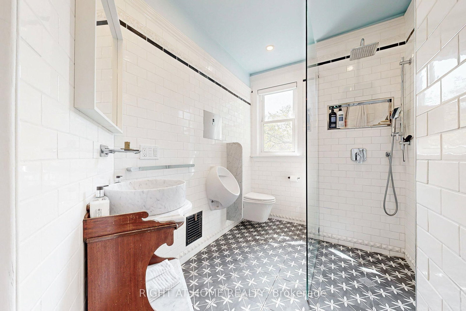 440 Sackville Street • Toronto, ON photo 19