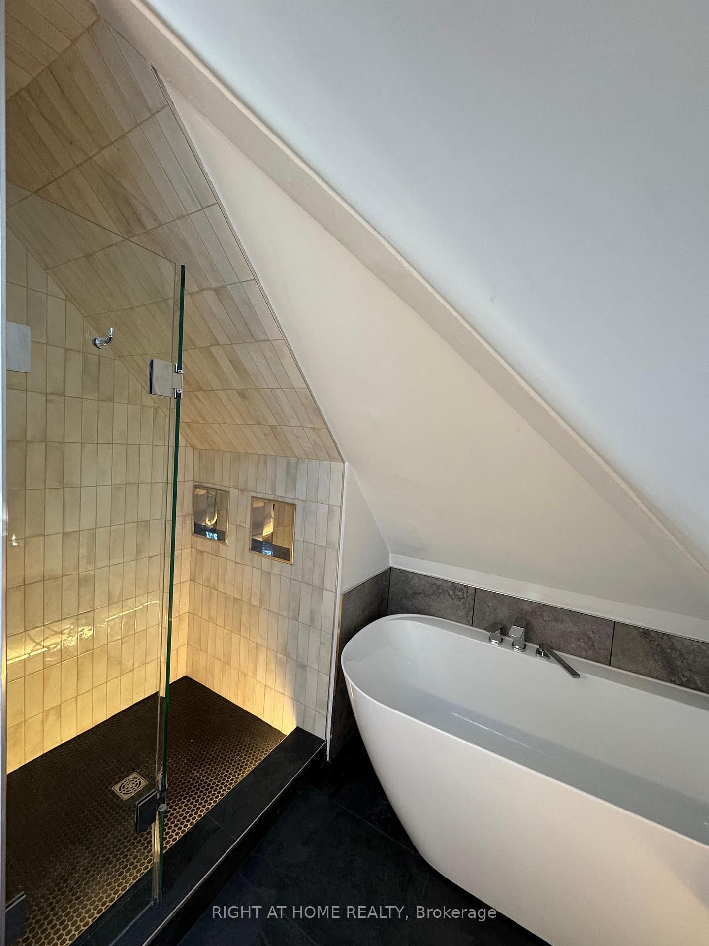 440 Sackville Street • Toronto, ON photo 28