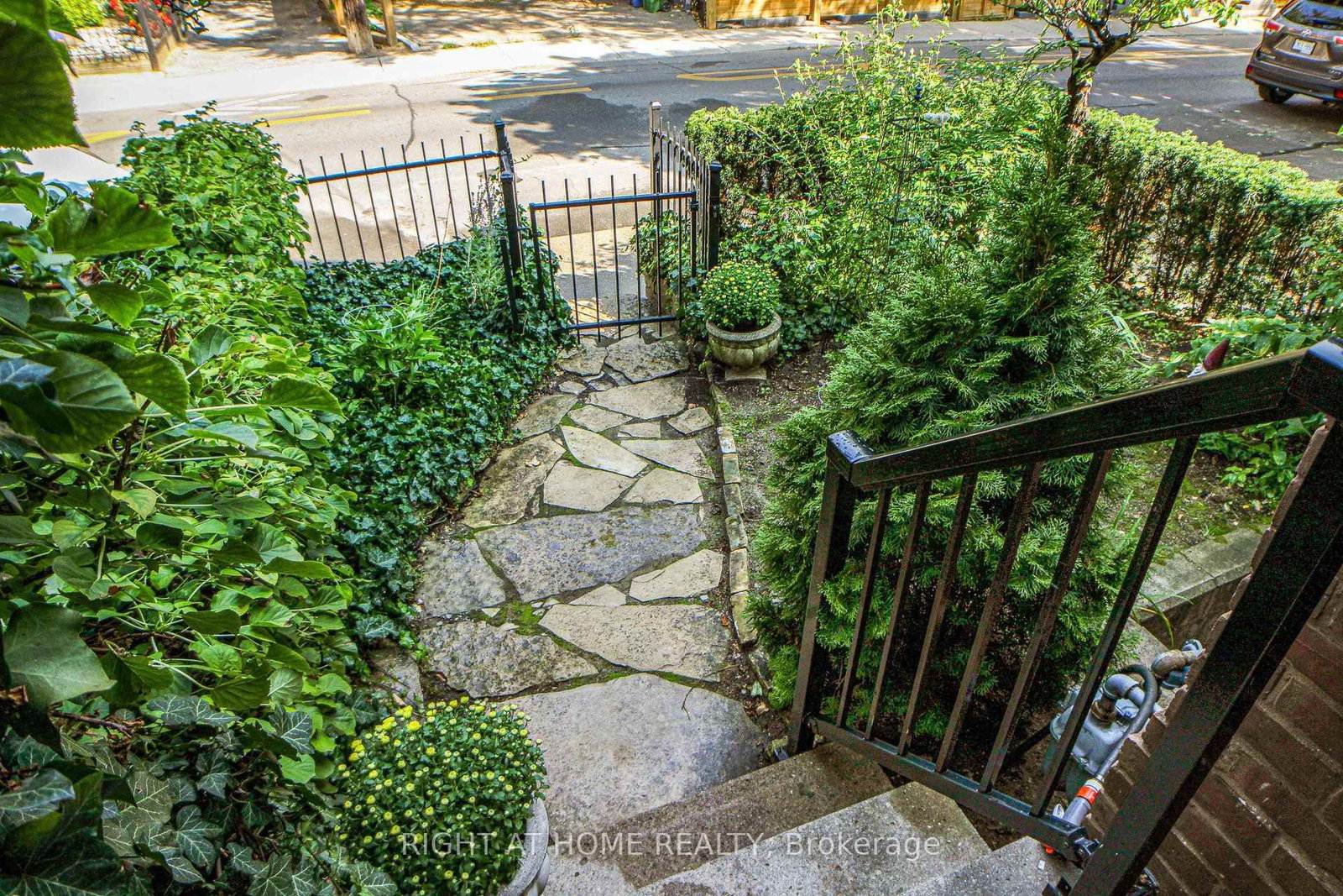 440 Sackville Street • Toronto, ON photo 3