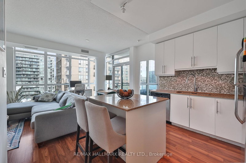 1309 - 1171 Queen Street W