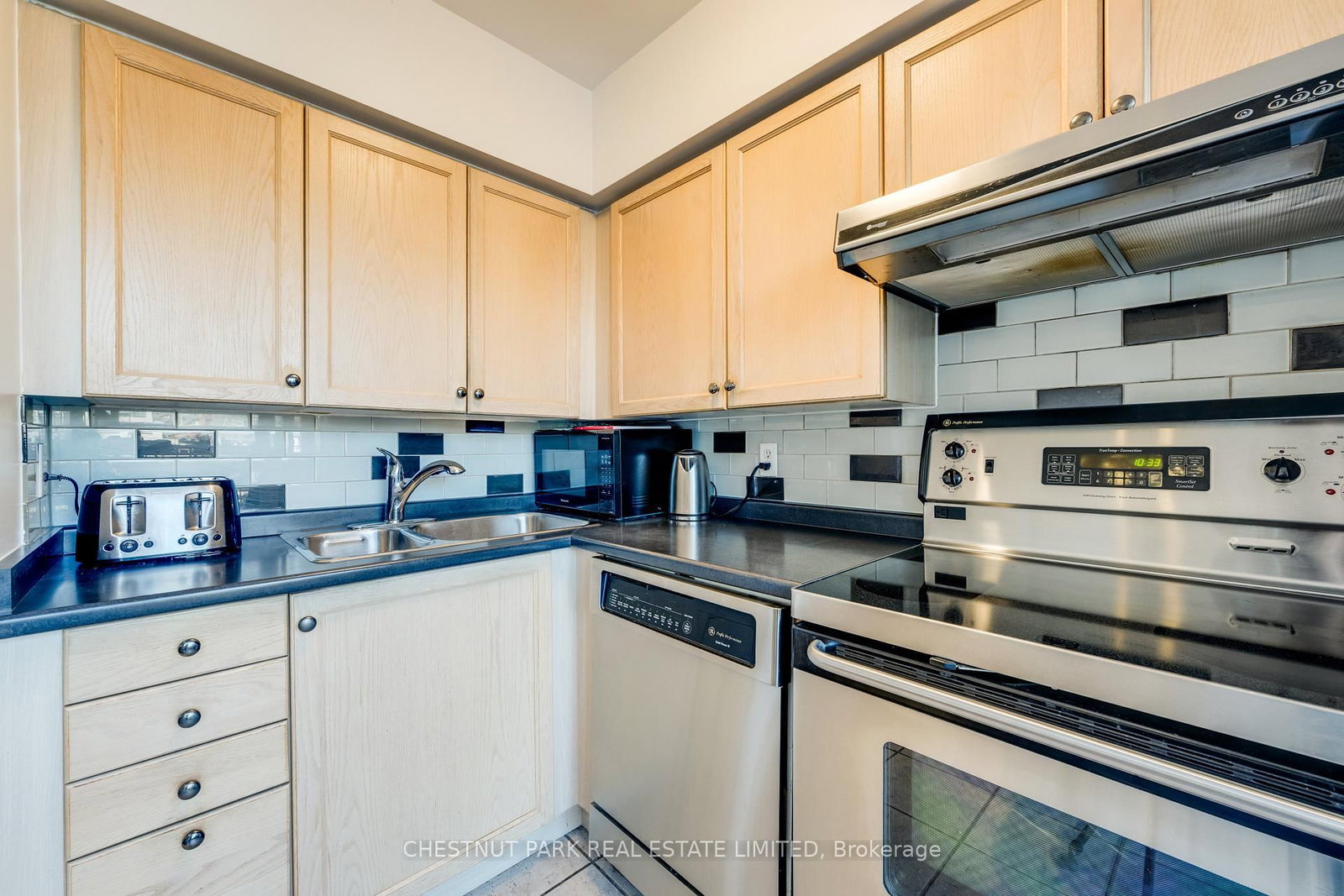 140 Bathurst Street • #TH8 • Toronto, ON photo 15