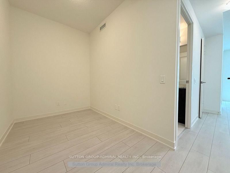 1703 - 4955 Yonge Street