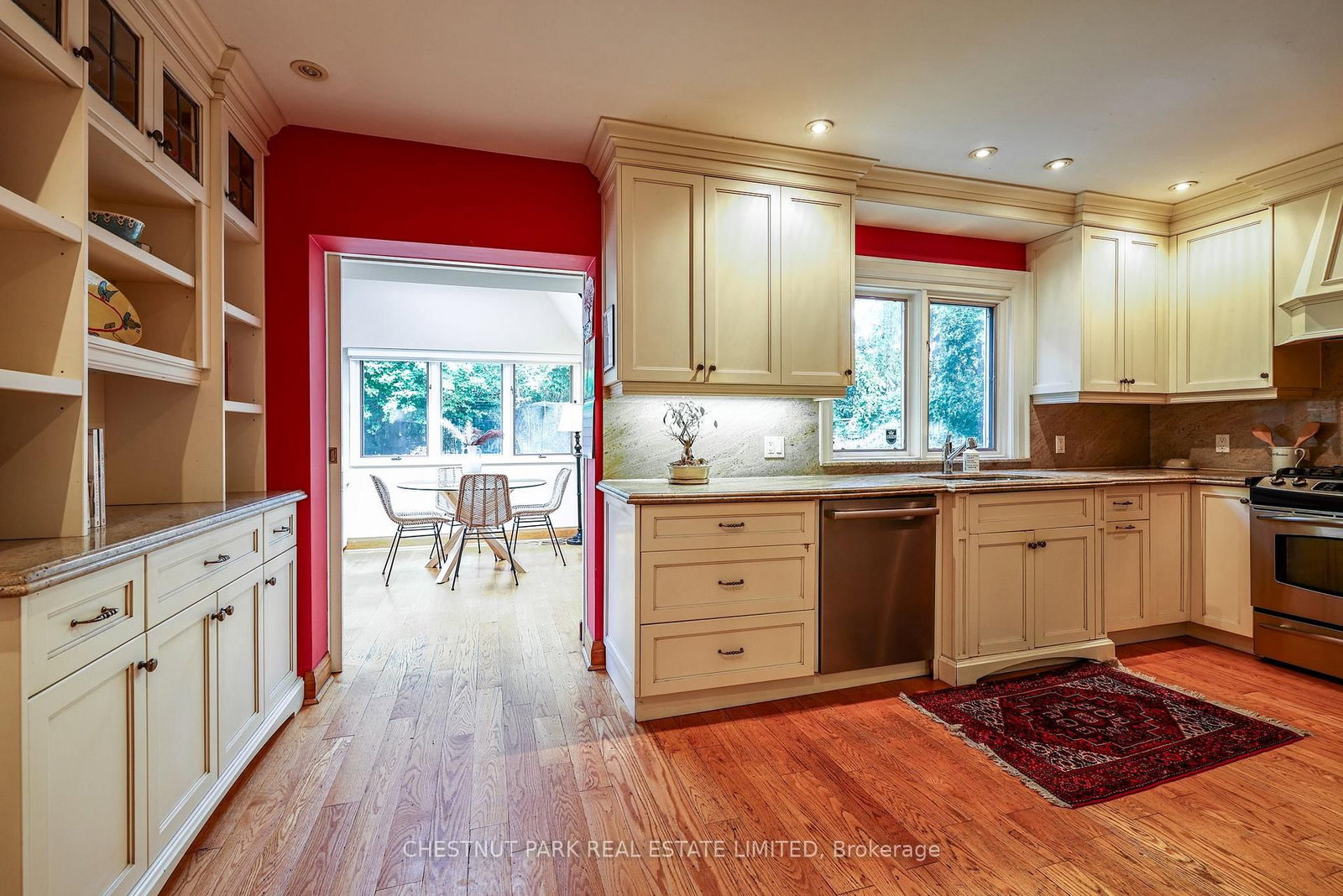 98 St. Leonards Avenue • Toronto, ON photo 27