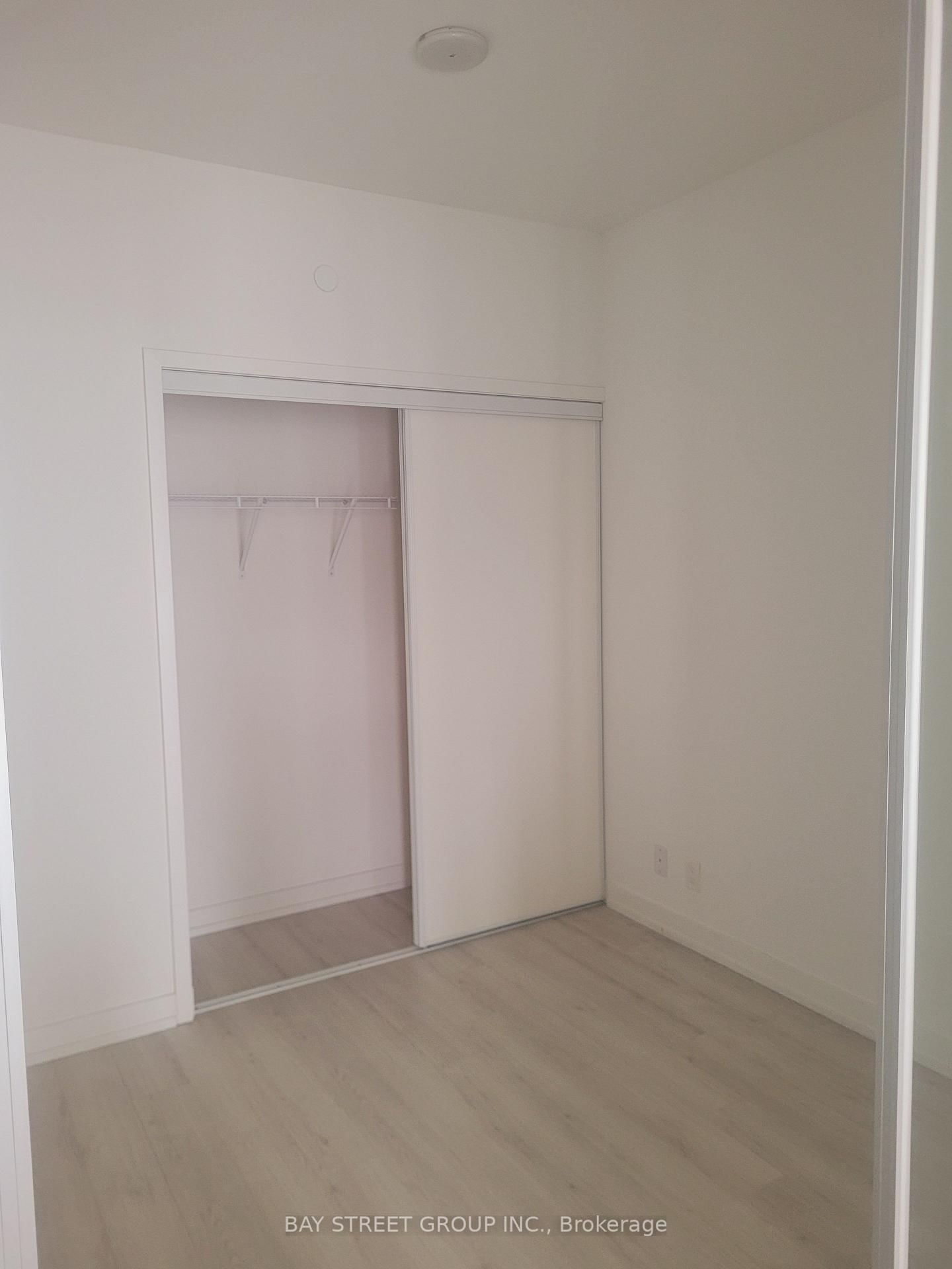 33 Helendale Avenue • #2108 • Toronto, ON photo 8
