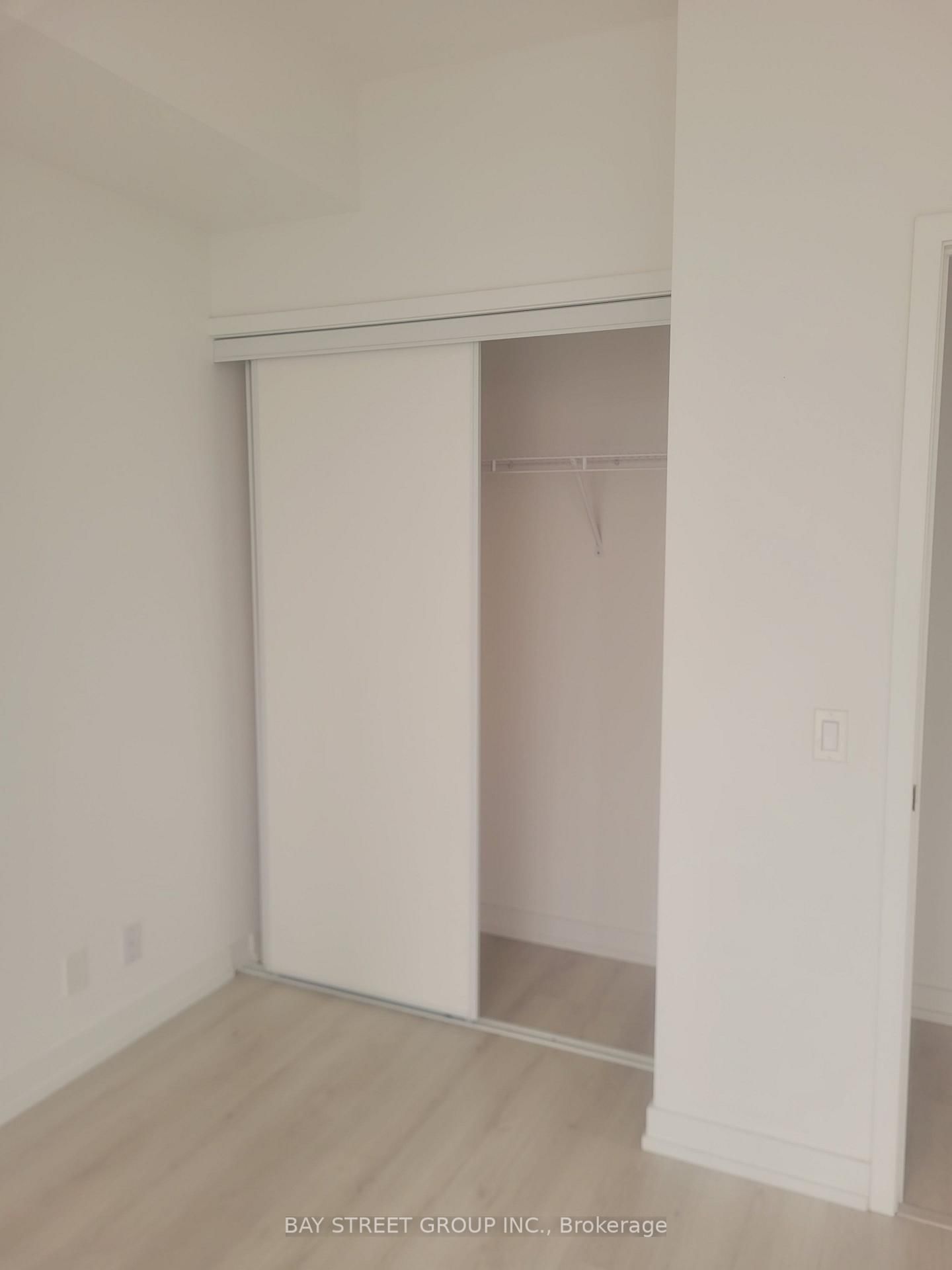 33 Helendale Avenue • #2108 • Toronto, ON photo 9
