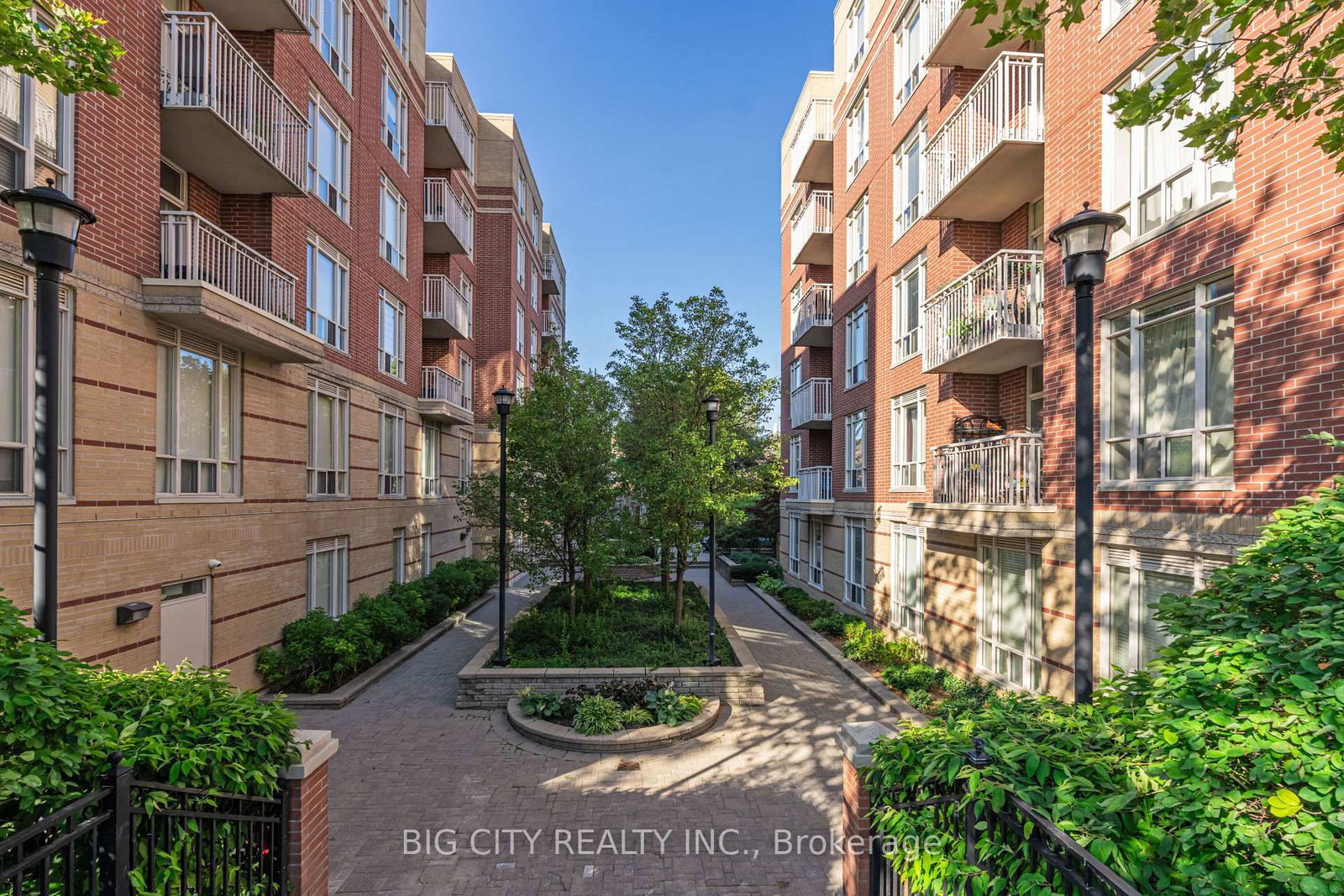 455 Rosewell Avenue • #412 • Toronto, ON photo 22