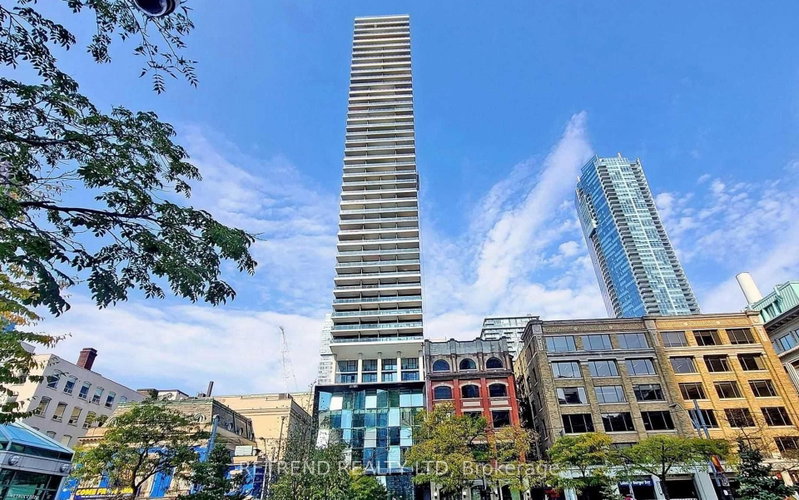 2005 - 224 King Street W