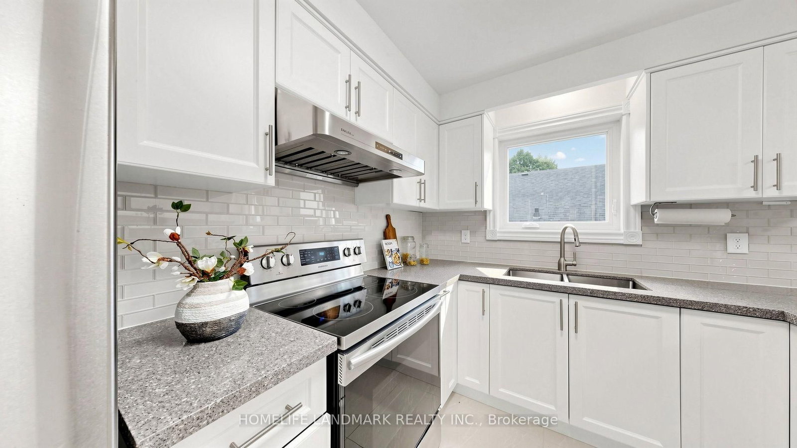 41 Angus Drive • Toronto, ON photo 33