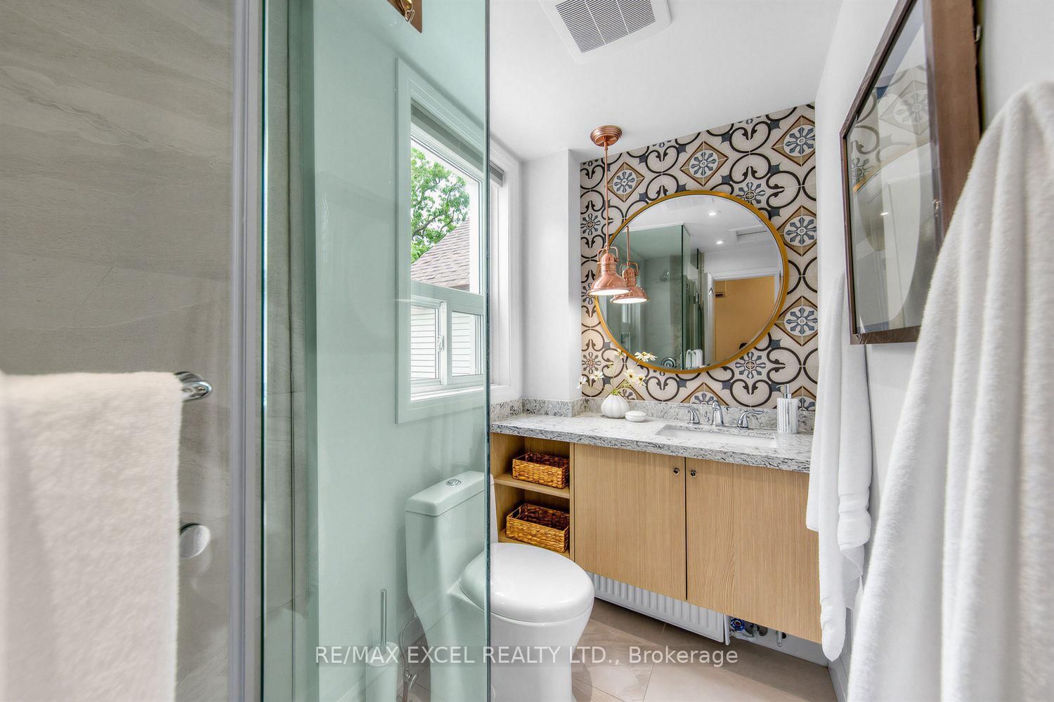 165 Winona Drive • Toronto, ON photo 10