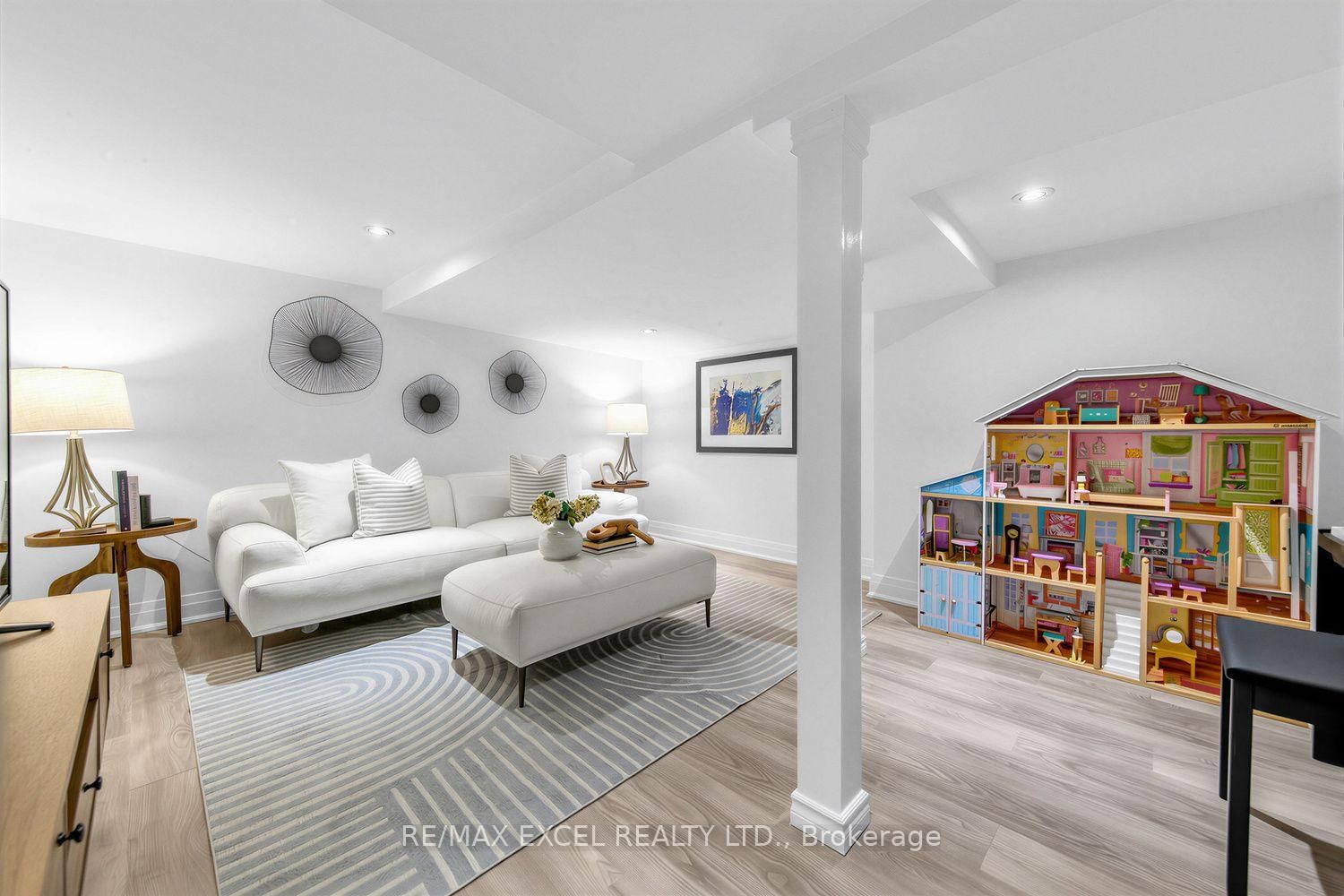 165 Winona Drive • Toronto, ON photo 14