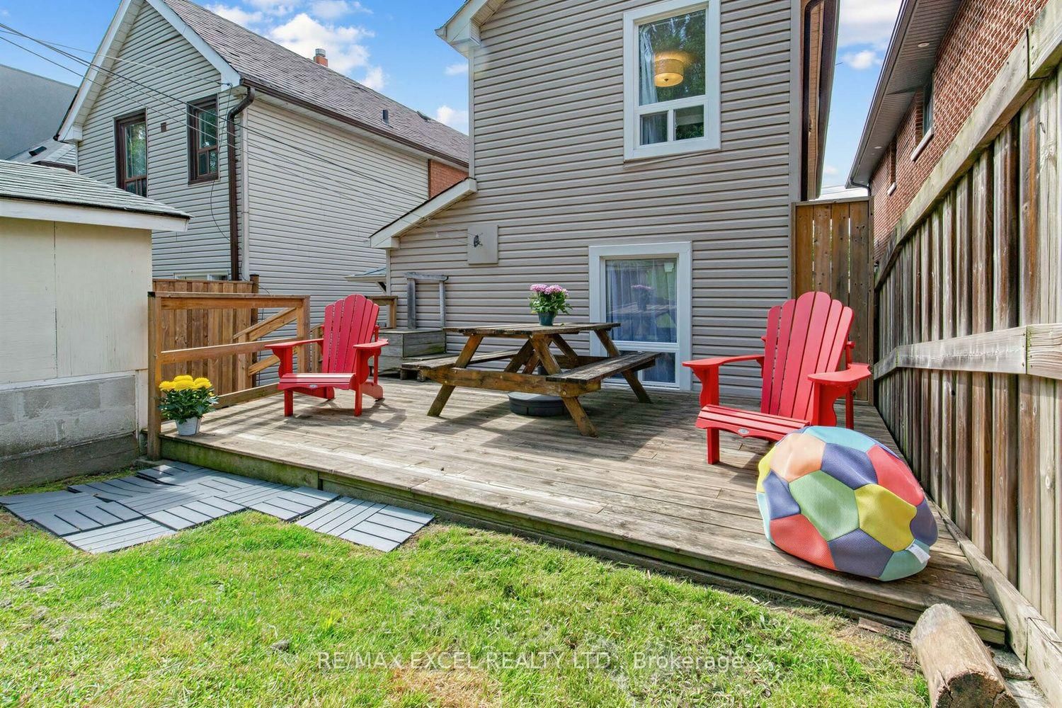 165 Winona Drive • Toronto, ON photo 17