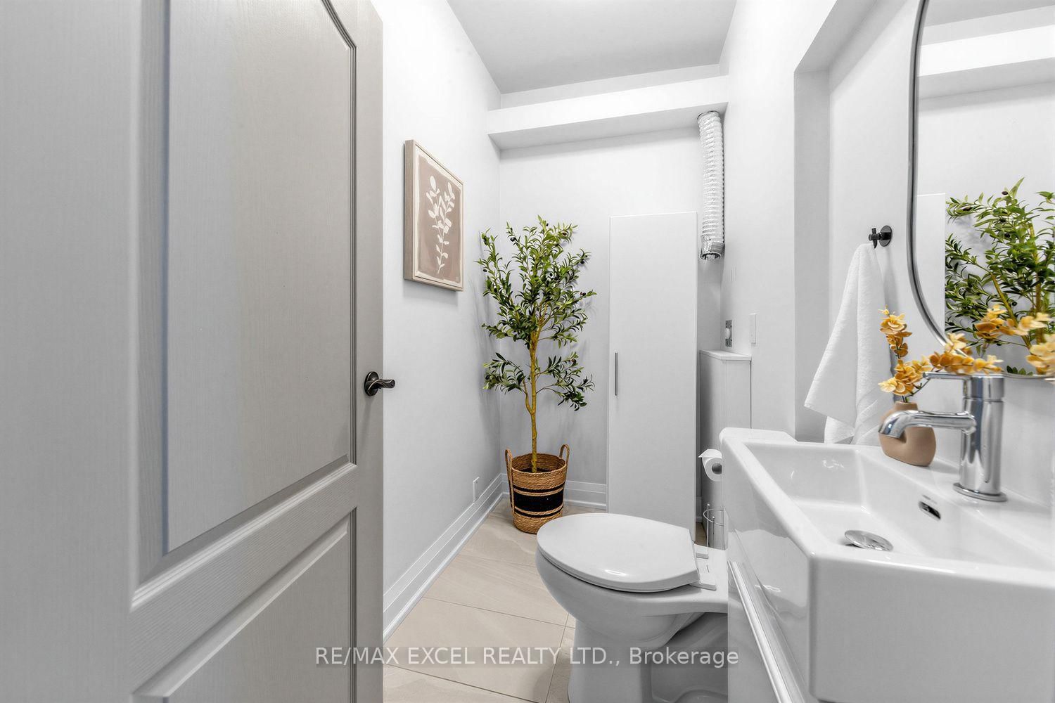 165 Winona Drive • Toronto, ON photo 8
