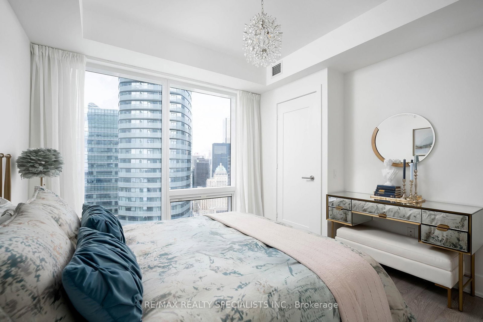 10 York Street • #4303 • Toronto, ON photo 16