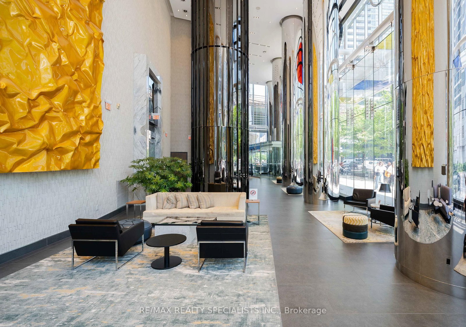 10 York Street • #4303 • Toronto, ON photo 5