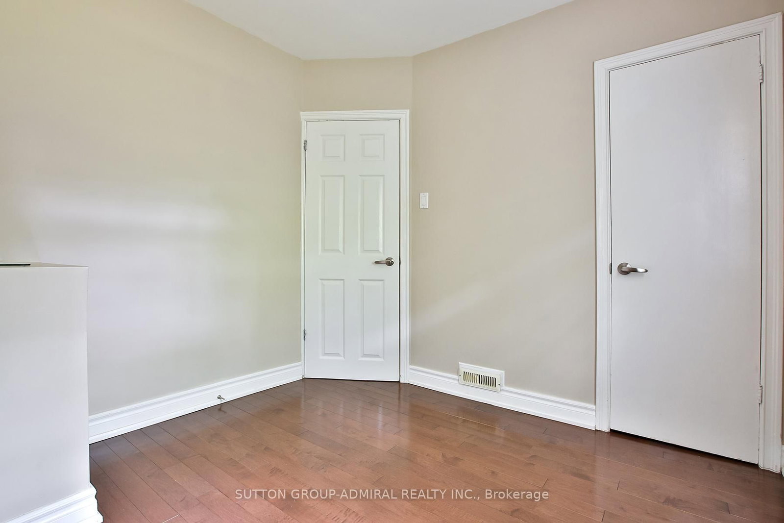33 Regina Avenue • Toronto, ON photo 18