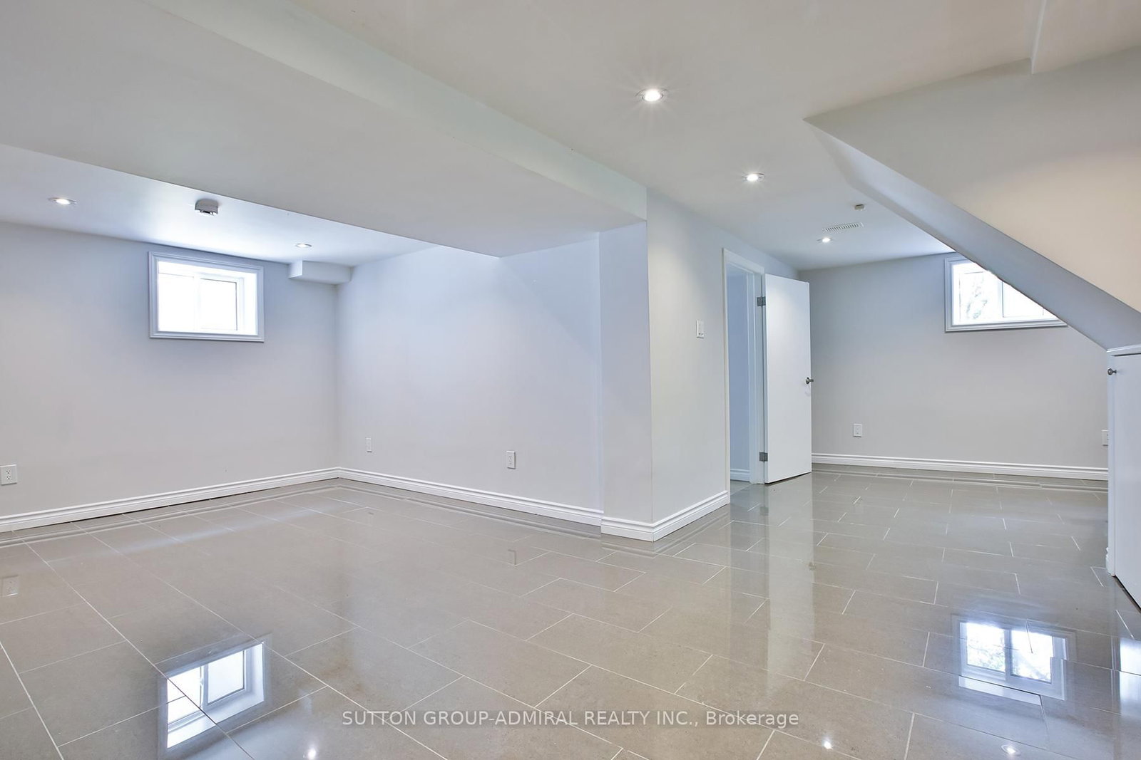 33 Regina Avenue • Toronto, ON photo 23