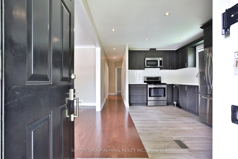 33 Regina Avenue