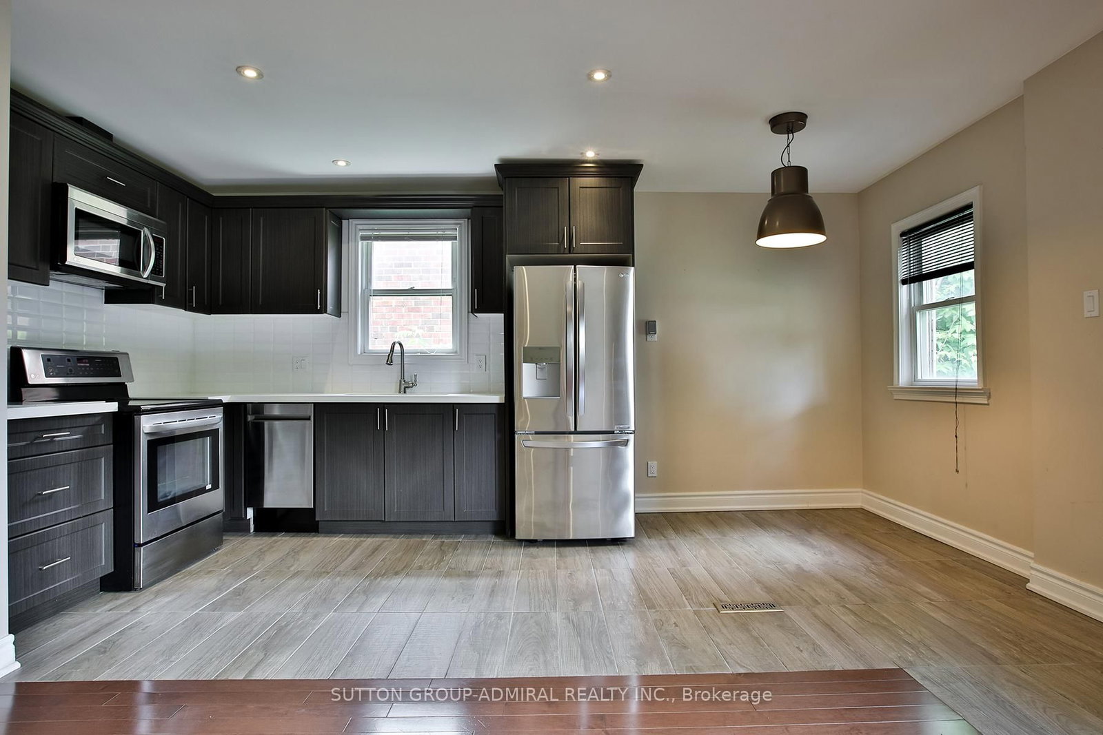 33 Regina Avenue • Toronto, ON photo 5