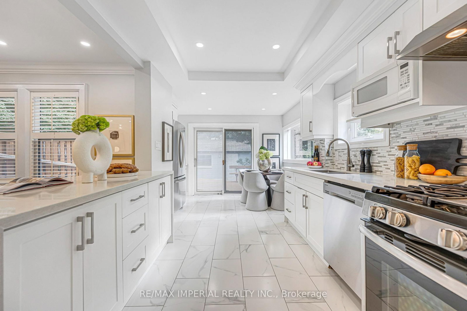609 Millwood Road • Toronto, ON photo 13