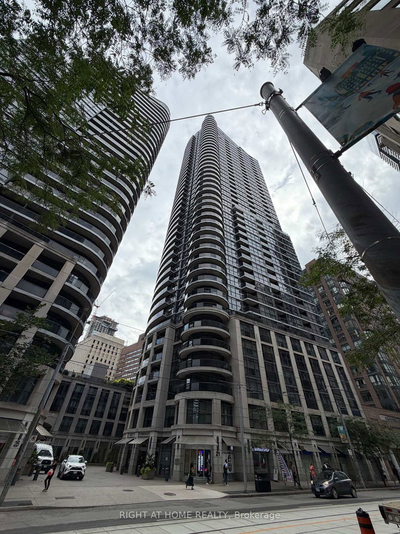 2001 - 21 Carlton Street