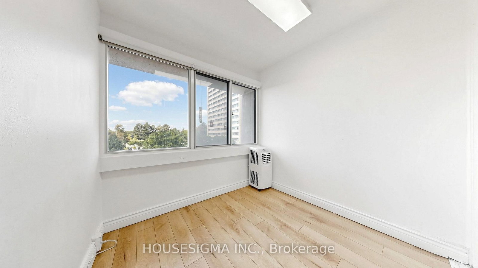 725 Don Mills Road • #305 • Toronto, ON photo 11