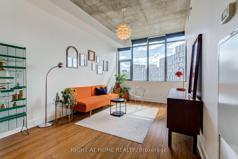 805 - 90 Trinity Street