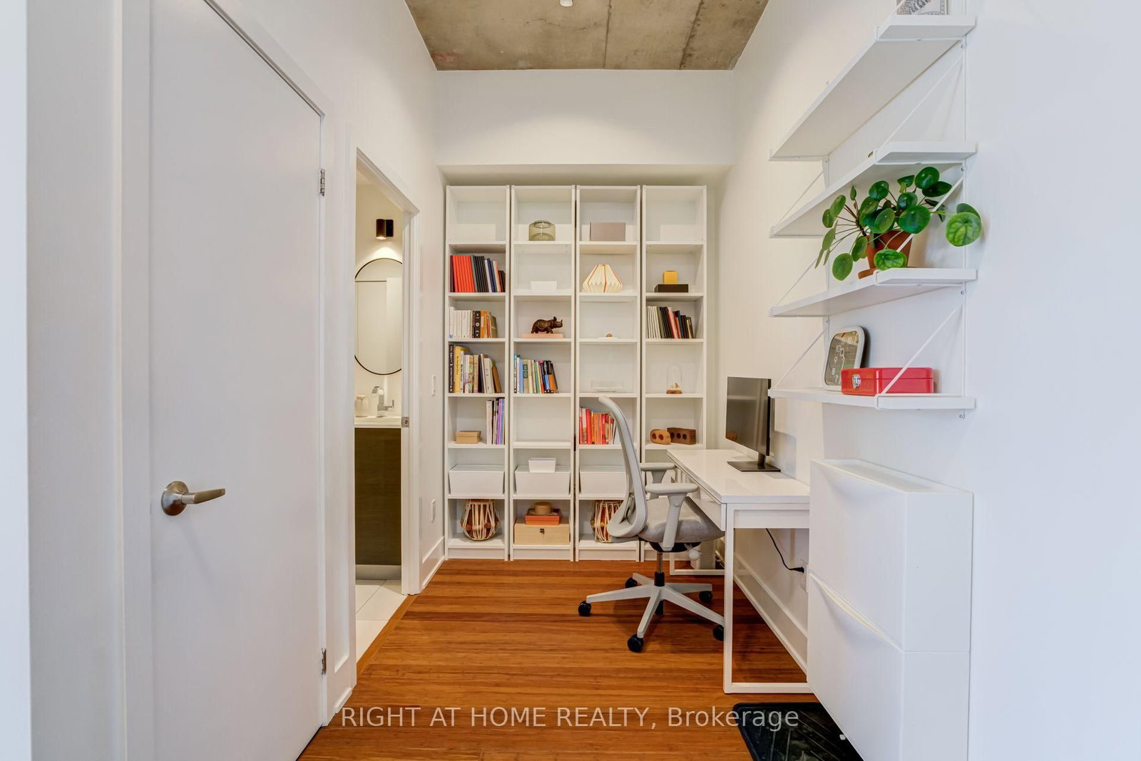 90 Trinity Street • #805 • Toronto, ON photo 17
