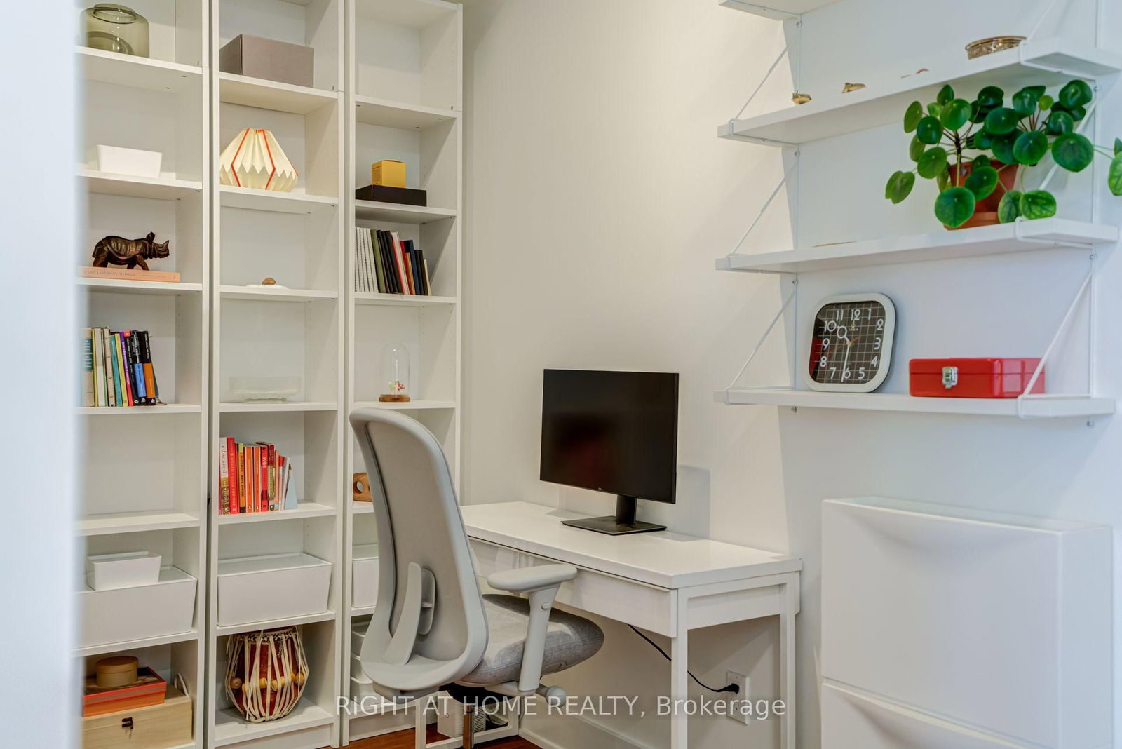 90 Trinity Street • #805 • Toronto, ON photo 19