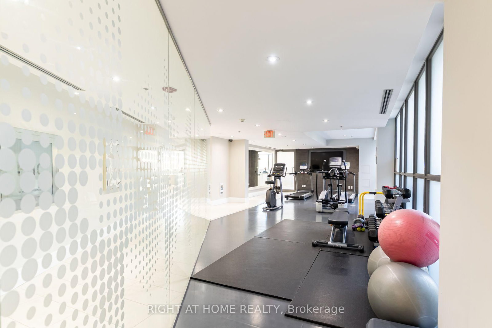 90 Trinity Street • #805 • Toronto, ON photo 23