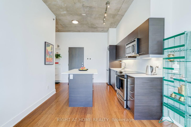 805 - 90 Trinity Street