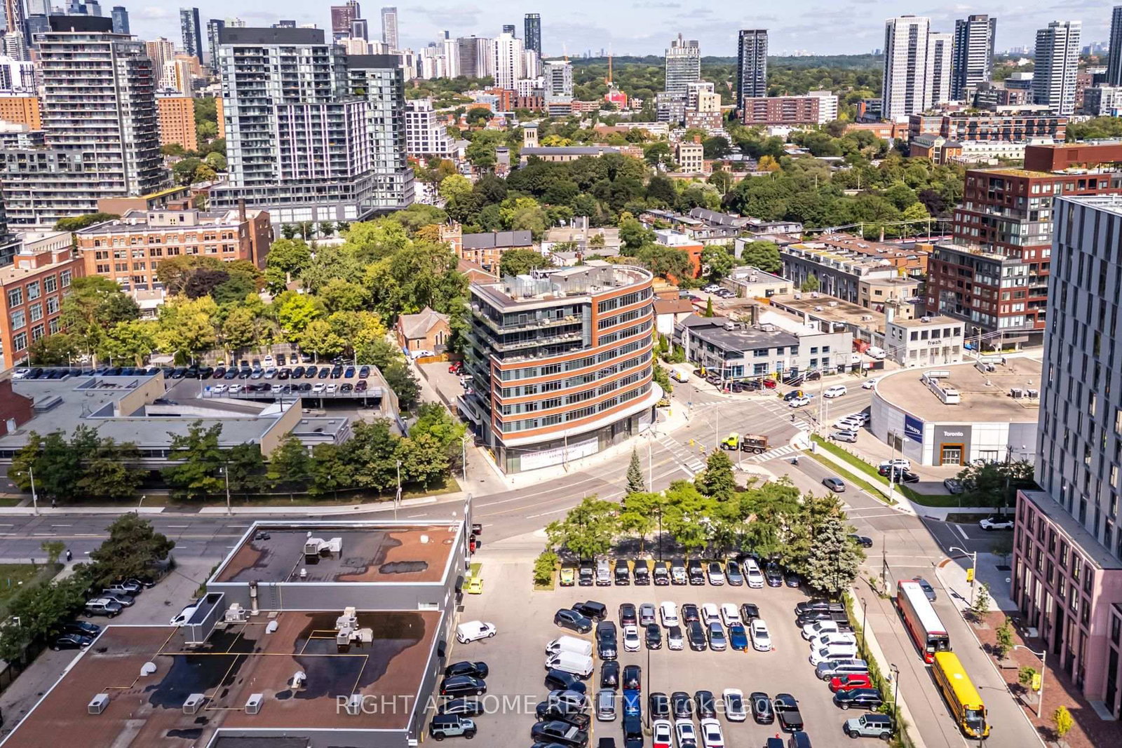 90 Trinity Street • #805 • Toronto, ON photo 32