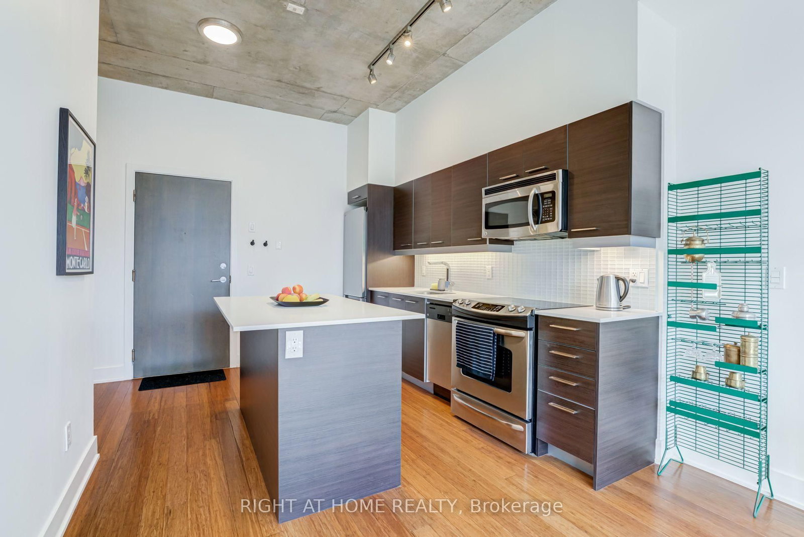 90 Trinity Street • #805 • Toronto, ON photo 4
