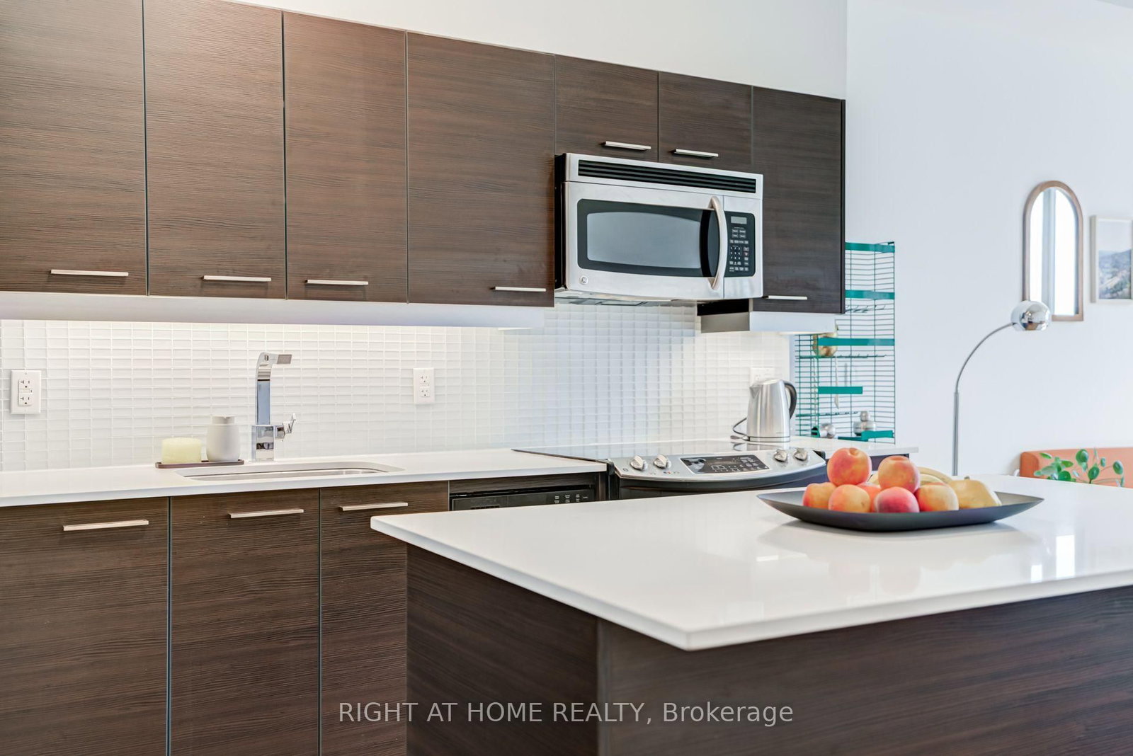 90 Trinity Street • #805 • Toronto, ON photo 5