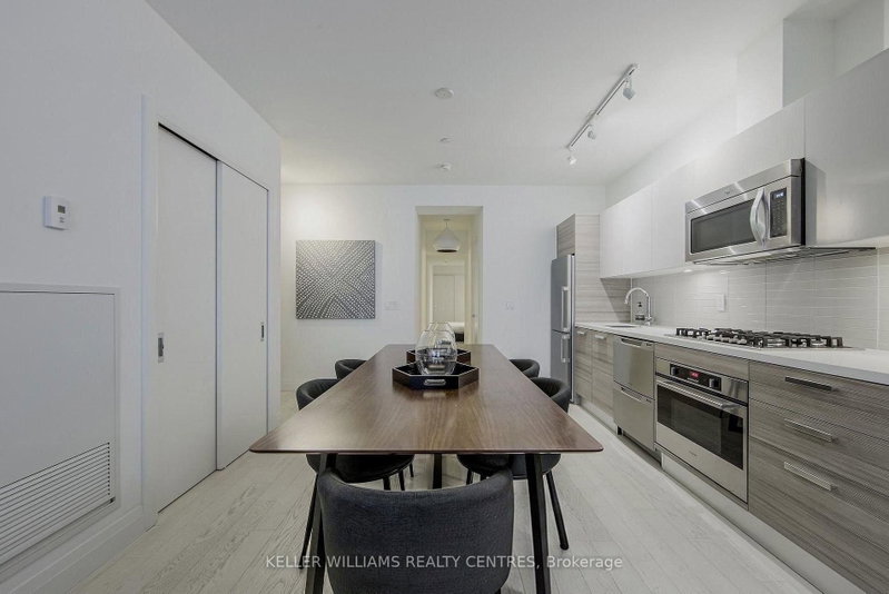 501 - 224 King Street West Street W