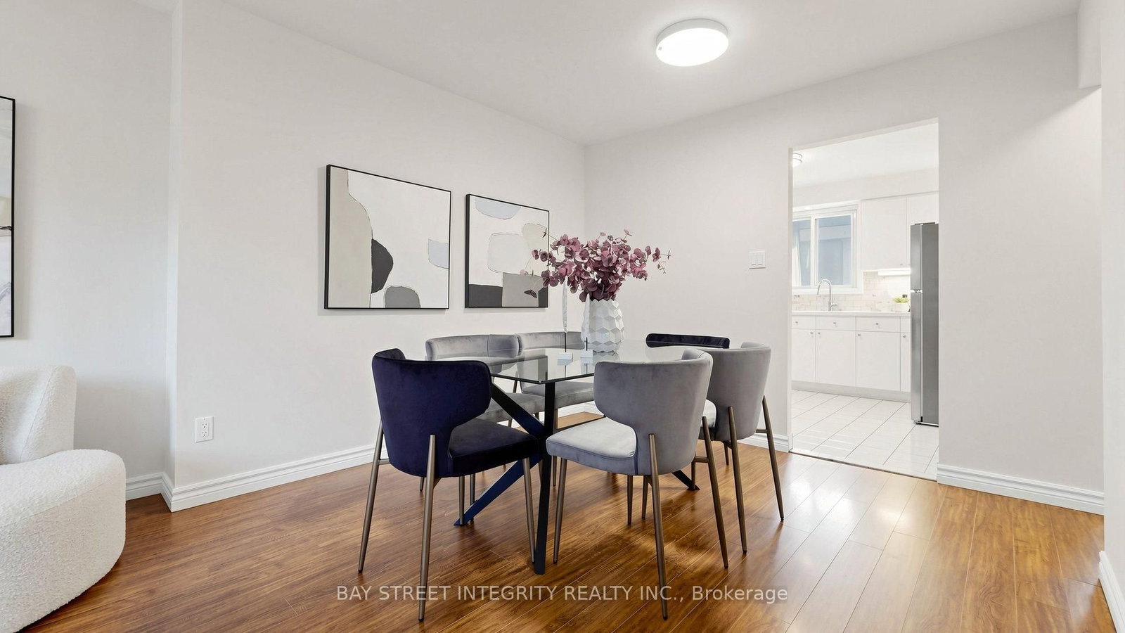 28 Townsend Road • Toronto, ON photo 8