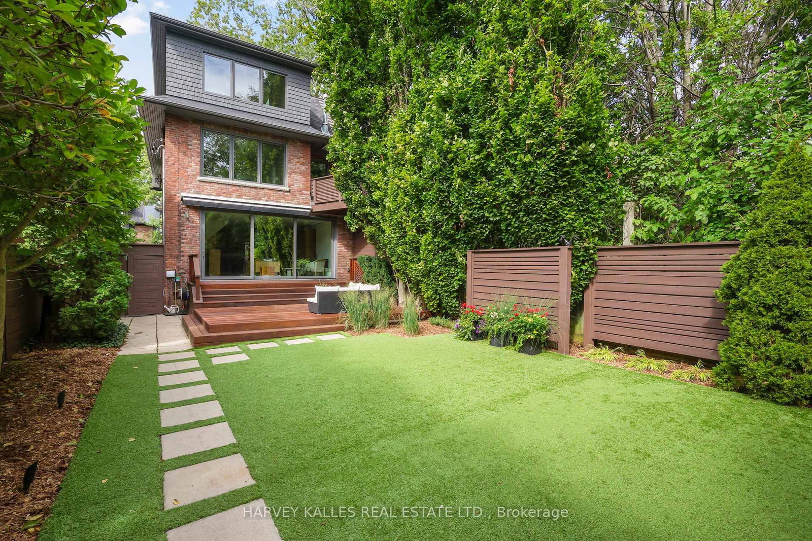 497 Palmerston Boulevard • Toronto, ON photo 46