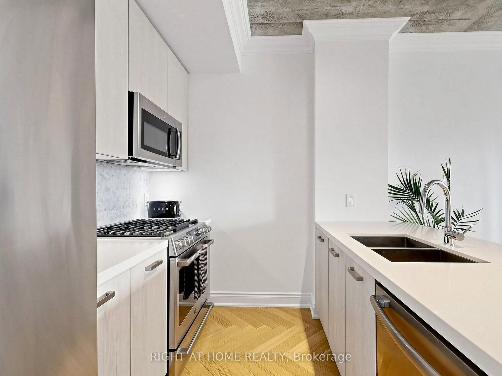608 Richmond Street W • #1106 • Toronto, ON photo 13