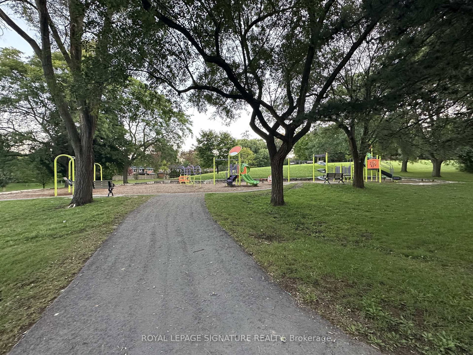 73 Castlegrove Boulevard • Toronto, ON photo 11